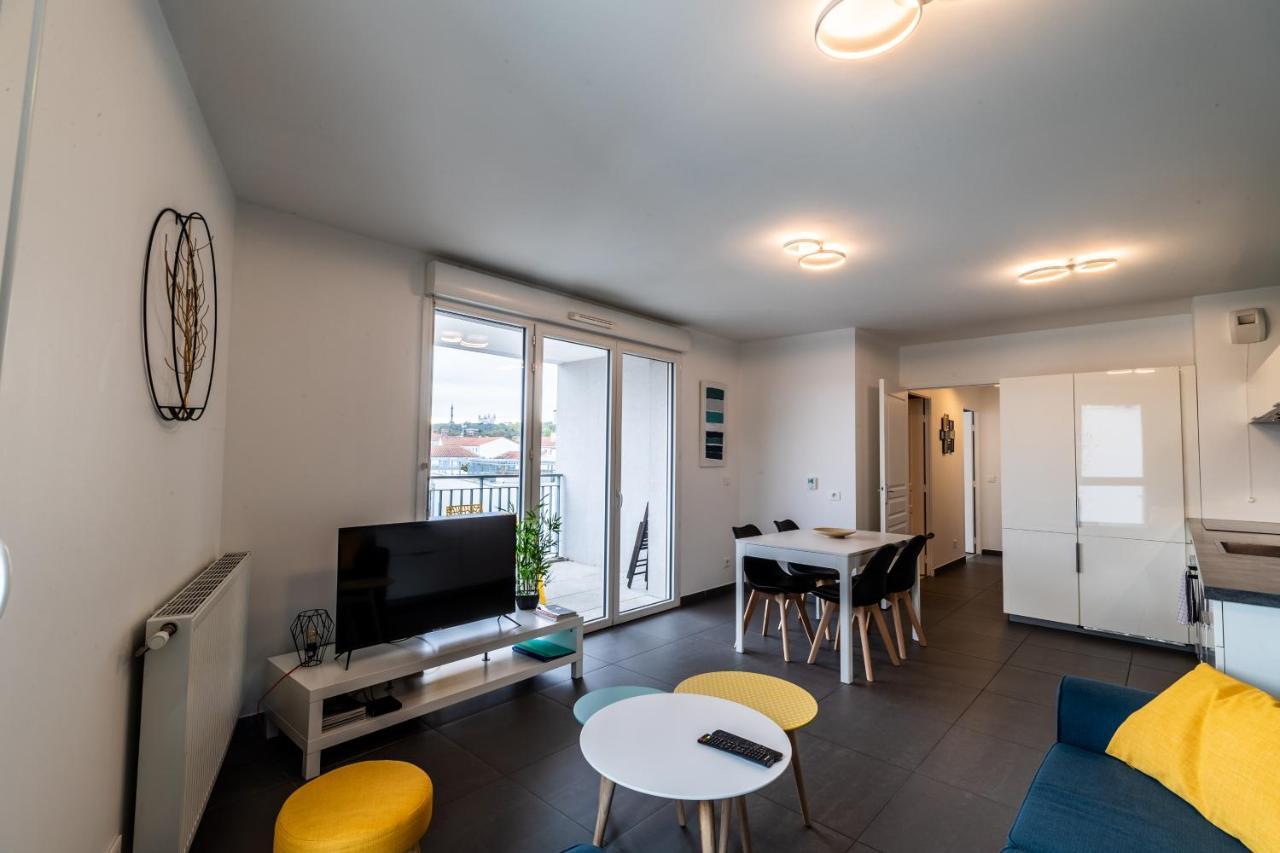 Be My Home - Les Mots Bleus Lyon Extérieur photo