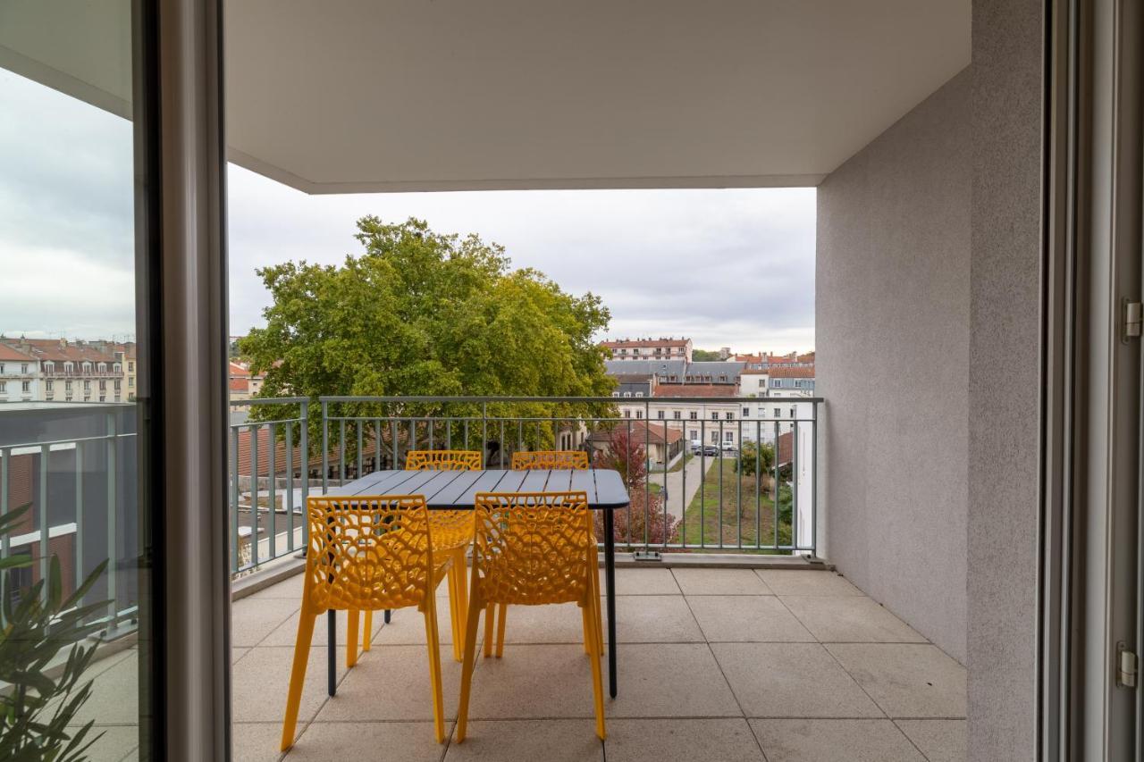 Be My Home - Les Mots Bleus Lyon Extérieur photo