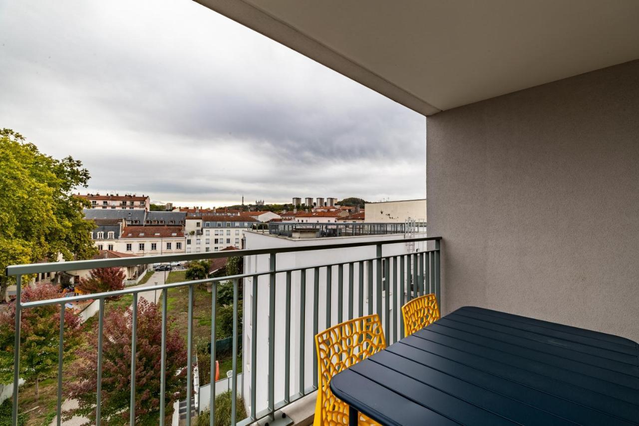 Be My Home - Les Mots Bleus Lyon Extérieur photo